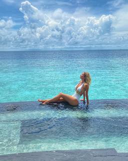 Diletta Leotta feet photo thumbnail
