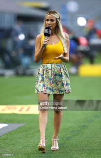 Diletta Leotta feet photo thumbnail