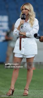 Diletta Leotta feet photo thumbnail