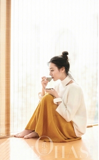 Dilraba Dilmurat feet photo thumbnail