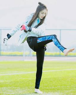 Dilraba Dilmurat feet photo thumbnail