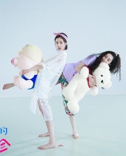 Dilraba Dilmurat feet photo thumbnail