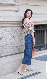 Dilraba Dilmurat feet photo thumbnail