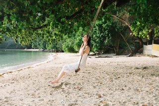 Dilraba Dilmurat feet photo thumbnail