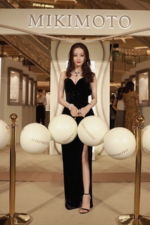 Dilraba Dilmurat feet photo thumbnail