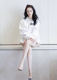 Dilraba Dilmurat feet photo thumbnail