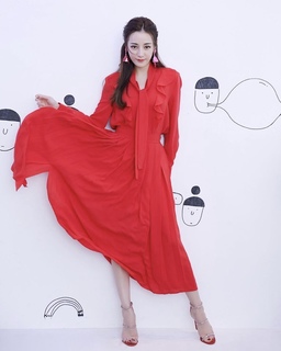 Dilraba Dilmurat feet photo thumbnail