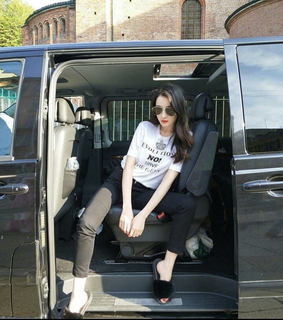 Dilraba Dilmurat feet photo thumbnail