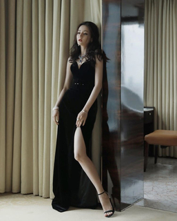 Dilraba Dilmurat feet photo thumbnail