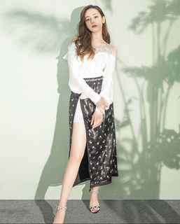 Dilraba Dilmurat feet photo thumbnail