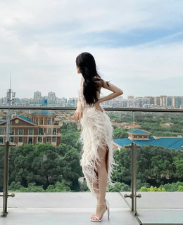 Dilraba Dilmurat feet photo thumbnail