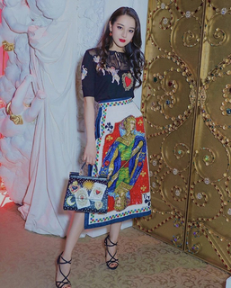 Dilraba Dilmurat feet photo thumbnail