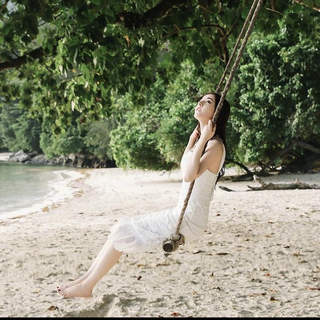 Dilraba Dilmurat feet photo thumbnail