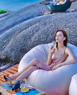 Dilraba Dilmurat feet photo thumbnail