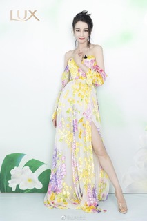 Dilraba Dilmurat feet photo thumbnail