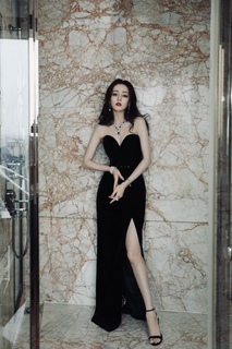 Dilraba Dilmurat feet photo thumbnail