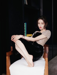 Dilraba Dilmurat feet photo thumbnail