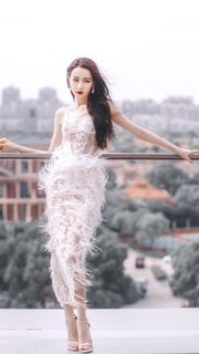 Dilraba Dilmurat feet photo thumbnail