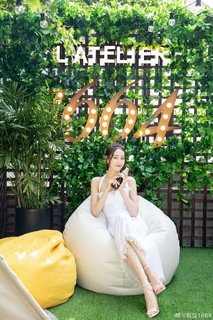 Dilraba Dilmurat feet photo thumbnail