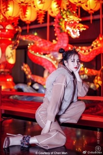 Dilraba Dilmurat feet photo thumbnail