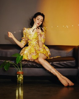 Dilraba Dilmurat feet photo thumbnail