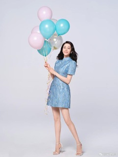 Dilraba Dilmurat feet photo thumbnail