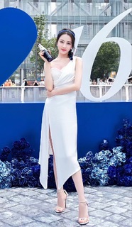 Dilraba Dilmurat feet photo thumbnail