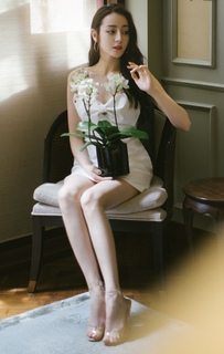 Dilraba Dilmurat feet photo thumbnail