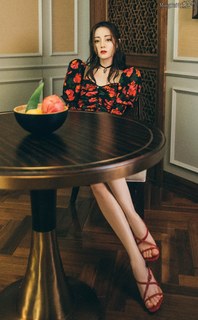 Dilraba Dilmurat feet photo thumbnail