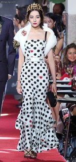 Dilraba Dilmurat feet photo thumbnail