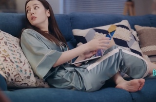 Dilraba Dilmurat feet photo thumbnail