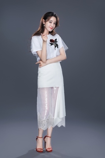 Dilraba Dilmurat feet photo thumbnail