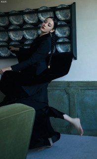 Dilraba Dilmurat feet photo thumbnail