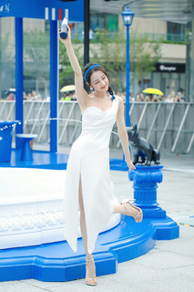 Dilraba Dilmurat feet photo thumbnail