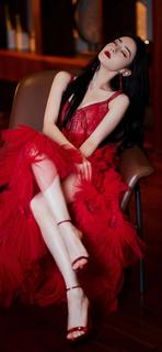 Dilraba Dilmurat feet photo thumbnail