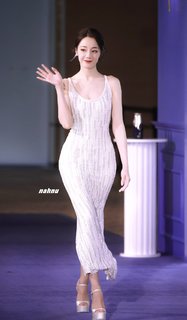 Dilraba Dilmurat feet photo thumbnail