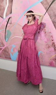 Dilraba Dilmurat feet photo thumbnail