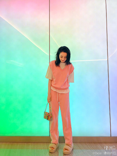 Dilraba Dilmurat feet photo thumbnail