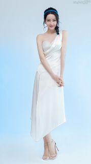 Dilraba Dilmurat feet photo thumbnail