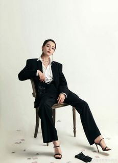 Dilraba Dilmurat feet photo thumbnail