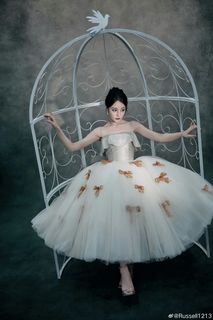 Dilraba Dilmurat feet photo thumbnail