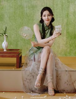 Dilraba Dilmurat feet photo thumbnail