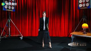 Dilraba Dilmurat feet photo thumbnail