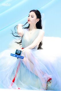 Dilraba Dilmurat feet photo thumbnail