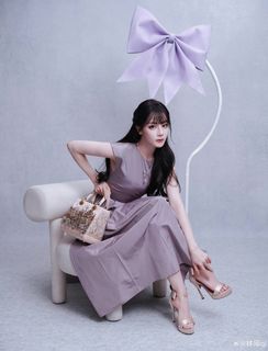 Dilraba Dilmurat feet photo thumbnail