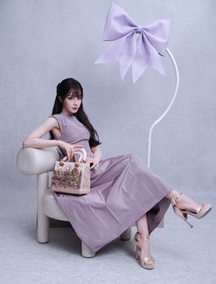 Dilraba Dilmurat feet photo thumbnail