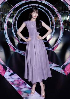 Dilraba Dilmurat feet photo thumbnail