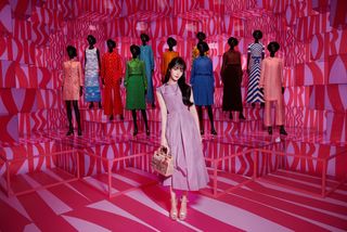 Dilraba Dilmurat feet photo thumbnail