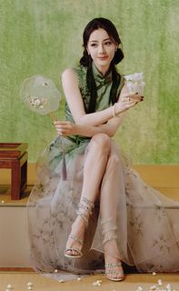 Dilraba Dilmurat feet photo thumbnail