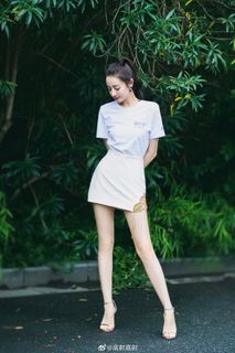 Dilraba Dilmurat feet photo 6